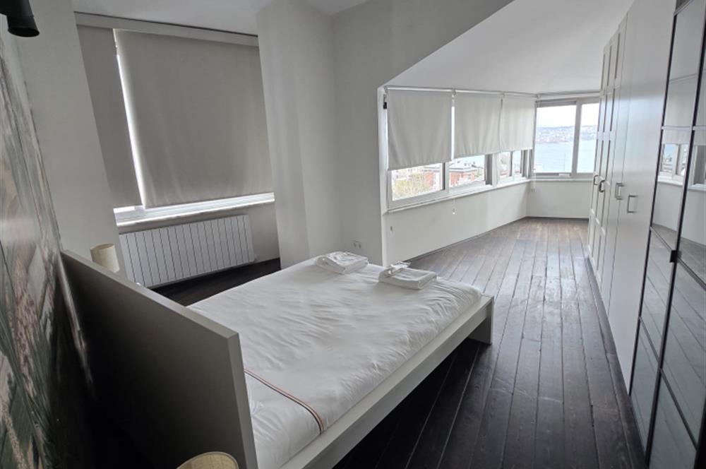 Gümüşsuyunda Muhteşem Deniz Manzaralı 180 m2 kiralık Penthouse