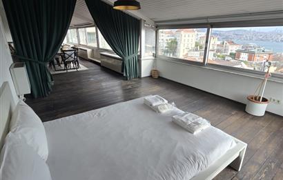 Gümüşsuyunda Muhteşem Deniz Manzaralı 180 m2 kiralık Penthouse