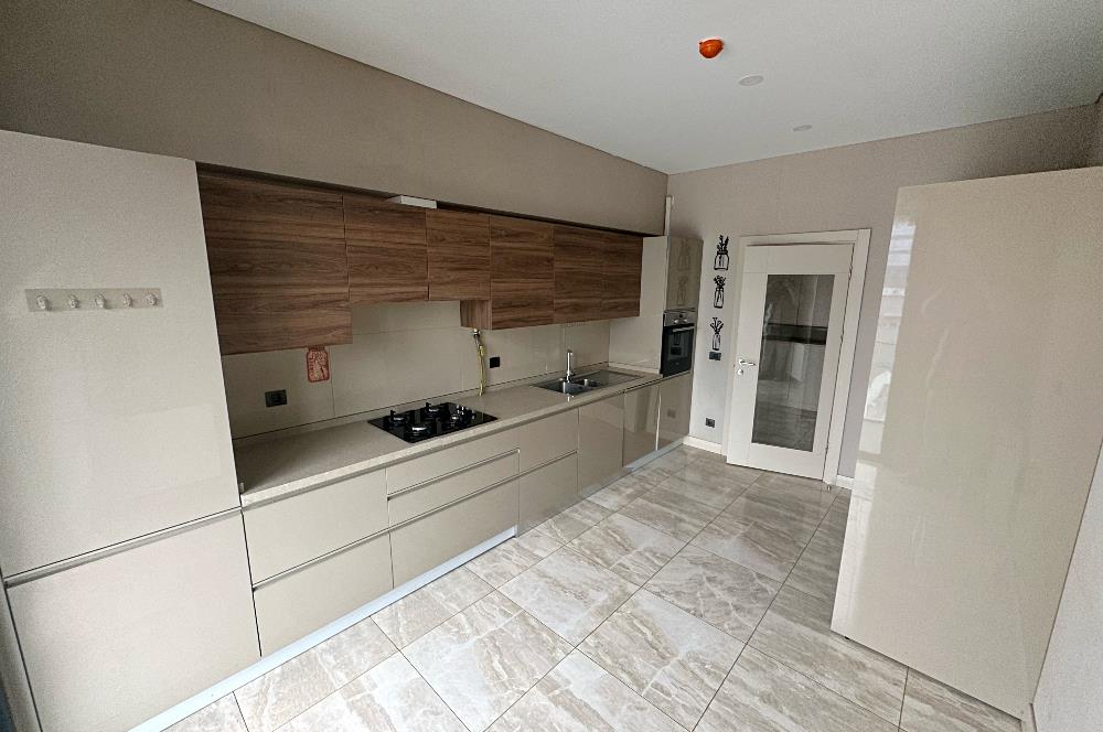 Prestijli 3S Firuze Konakları'nda Geniş ve Ferah Kiralık Daire