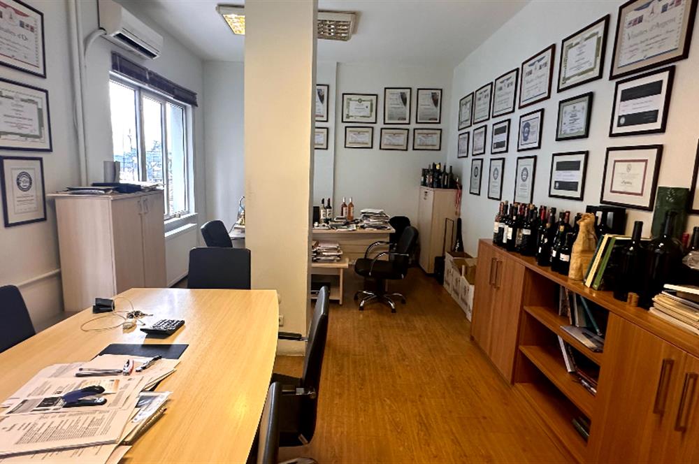 Kadıköy Hasanpaşa'da E5 Cepheli Tabela Değeri Yüksek Dükkan