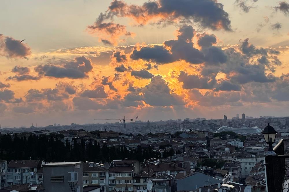 ZEYNEP KAMİL'DE FERAH GENİŞ DUBLEKS DAİRE