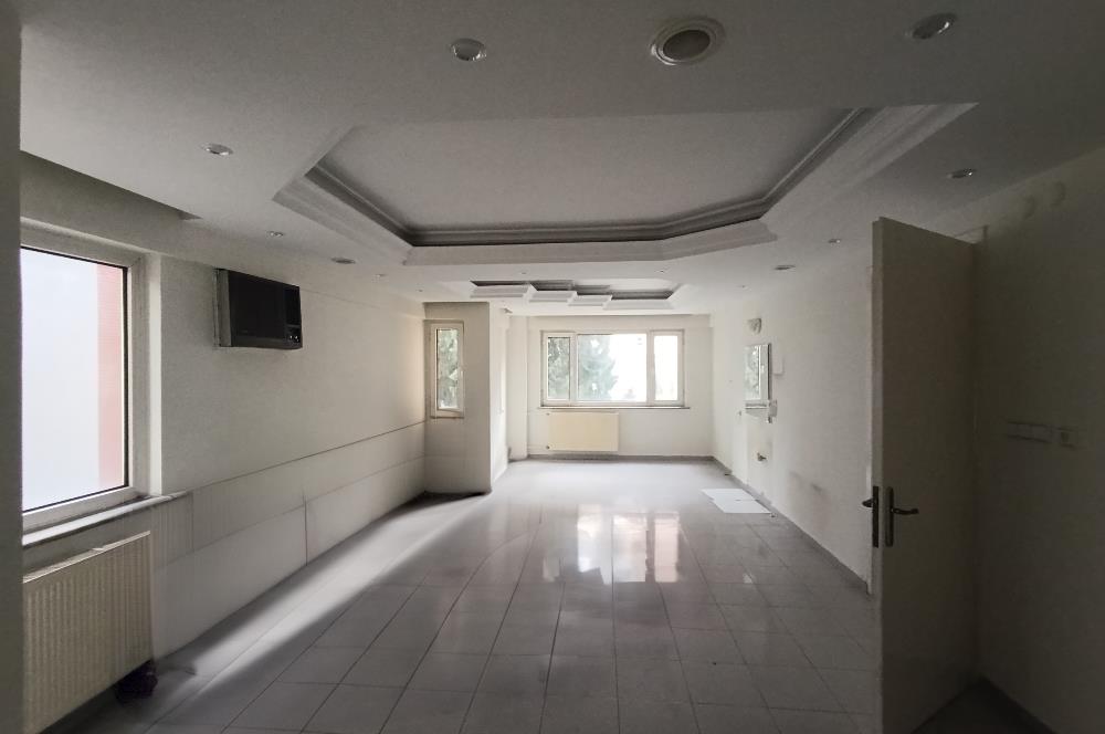 C21 LOFT'TAN SALTAK CADDESİNDE KİRALIK OFİS.