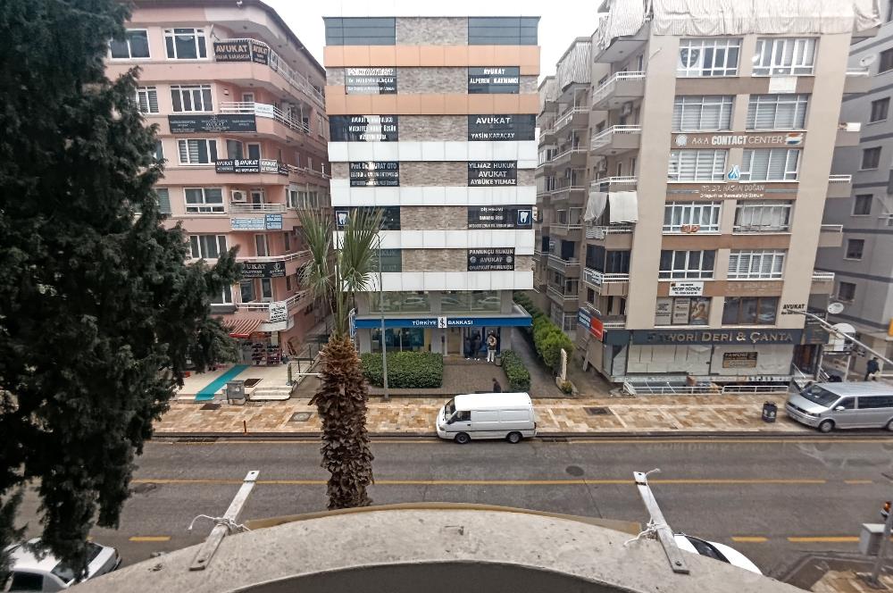 C21 LOFT'TAN SALTAK CADDESİNDE KİRALIK OFİS.