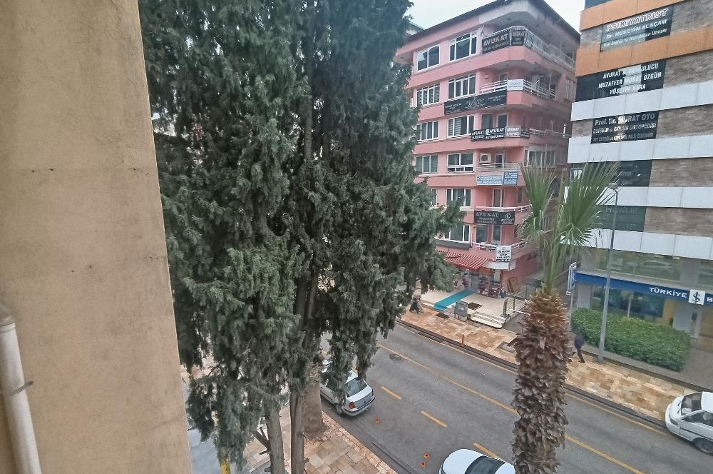 C21 LOFT'TAN SALTAK CADDESİNDE KİRALIK OFİS.