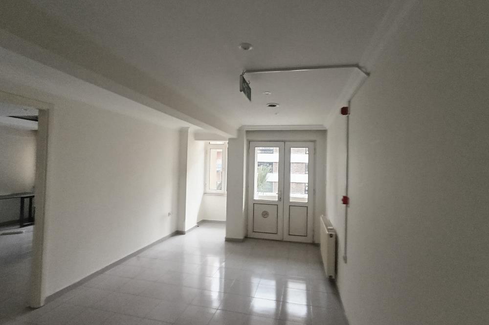 C21 LOFT'TAN SALTAK CADDESİNDE KİRALIK OFİS.