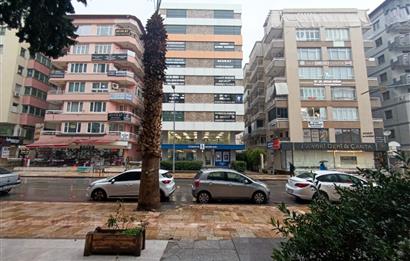 C21 LOFT'TAN SALTAK CADDESİNDE KİRALIK OFİS.