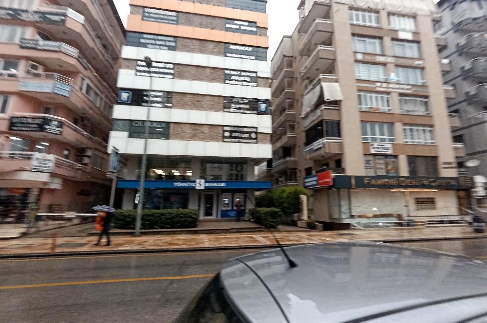 C21 LOFT'TAN SALTAK CADDESİNDE KİRALIK OFİS.