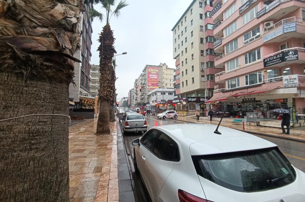 C21 LOFT'TAN SALTAK CADDESİNDE KİRALIK OFİS.