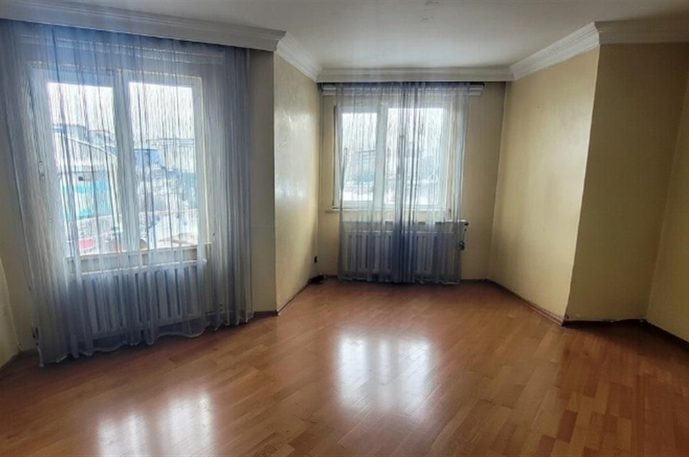 ÇEKMEKÖY ÇAVUŞBAŞI CADDESİNDE FIRSAT DAİRE