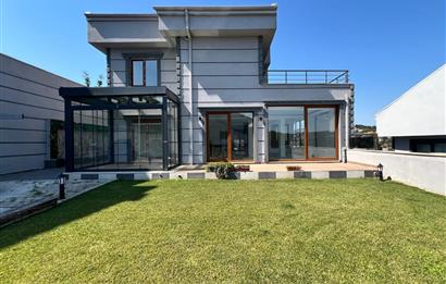 Uskumruköy'de Site İçinde, Şerefiyesi Yüksek, 4+2 Kiralık Villa