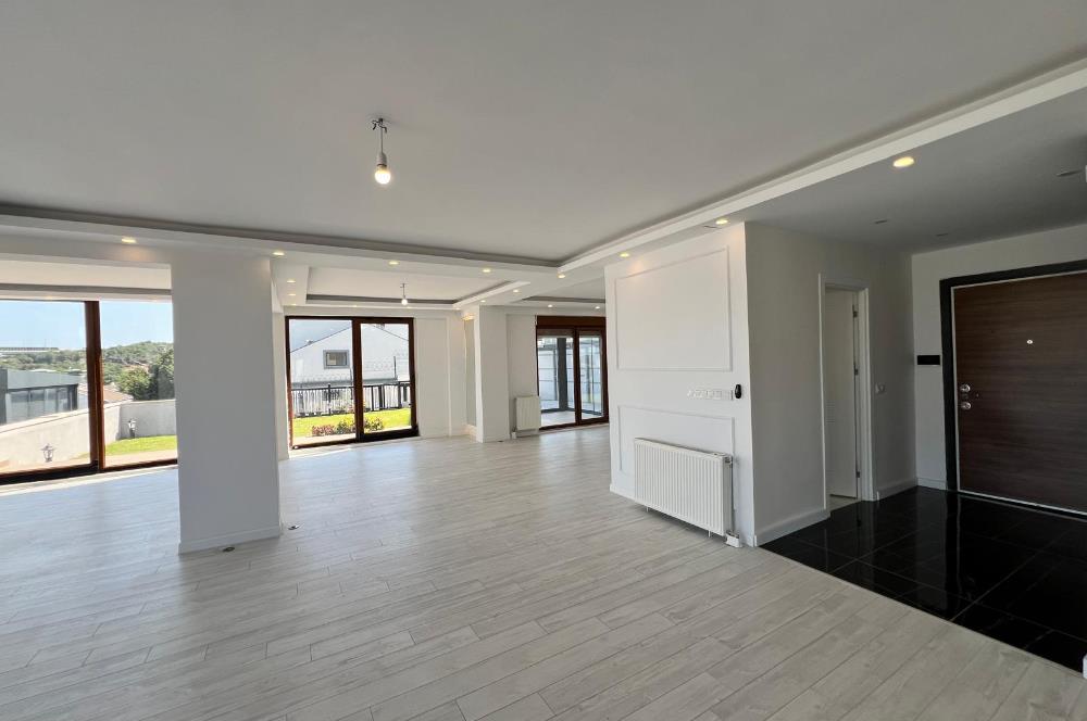 Uskumruköy'de Site İçinde, Şerefiyesi Yüksek, 4+2 Kiralık Villa