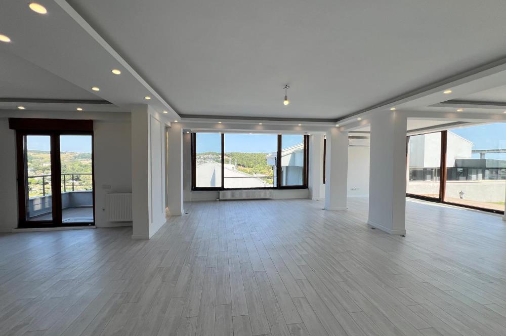 Uskumruköy'de Site İçinde, Şerefiyesi Yüksek, 4+2 Kiralık Villa