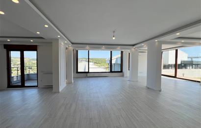 Uskumruköy'de Site İçinde, Şerefiyesi Yüksek, 4+2 Kiralık Villa