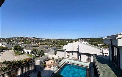 Uskumruköy'de Site İçinde, Şerefiyesi Yüksek, 4+2 Kiralık Villa