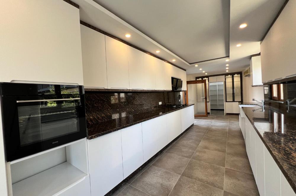 Uskumruköy'de Site İçinde, Şerefiyesi Yüksek, 4+2 Kiralık Villa