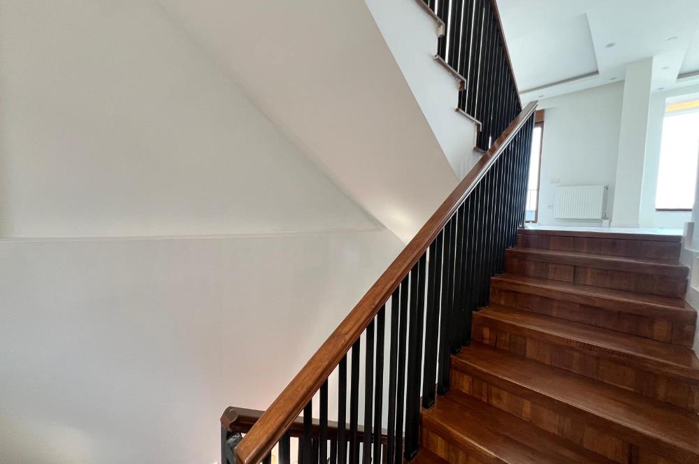 Uskumruköy'de Site İçinde, Şerefiyesi Yüksek, 4+2 Kiralık Villa