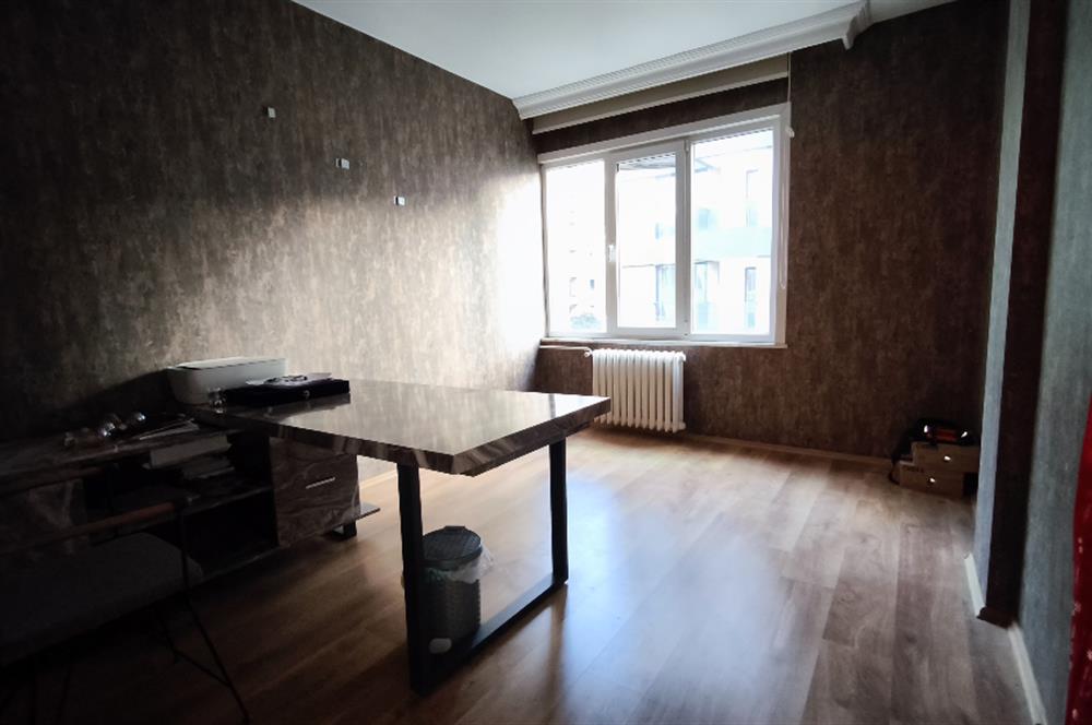 Caddebostan Bağdat Caddesi Üzerinde Kiralık Bakımlı 4+1 Hem Konut Hem İşyeri