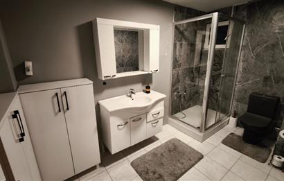 Caddebostan Bağdat Caddesi Üzerinde Kiralık Bakımlı 4+1 Hem Konut Hem İşyeri