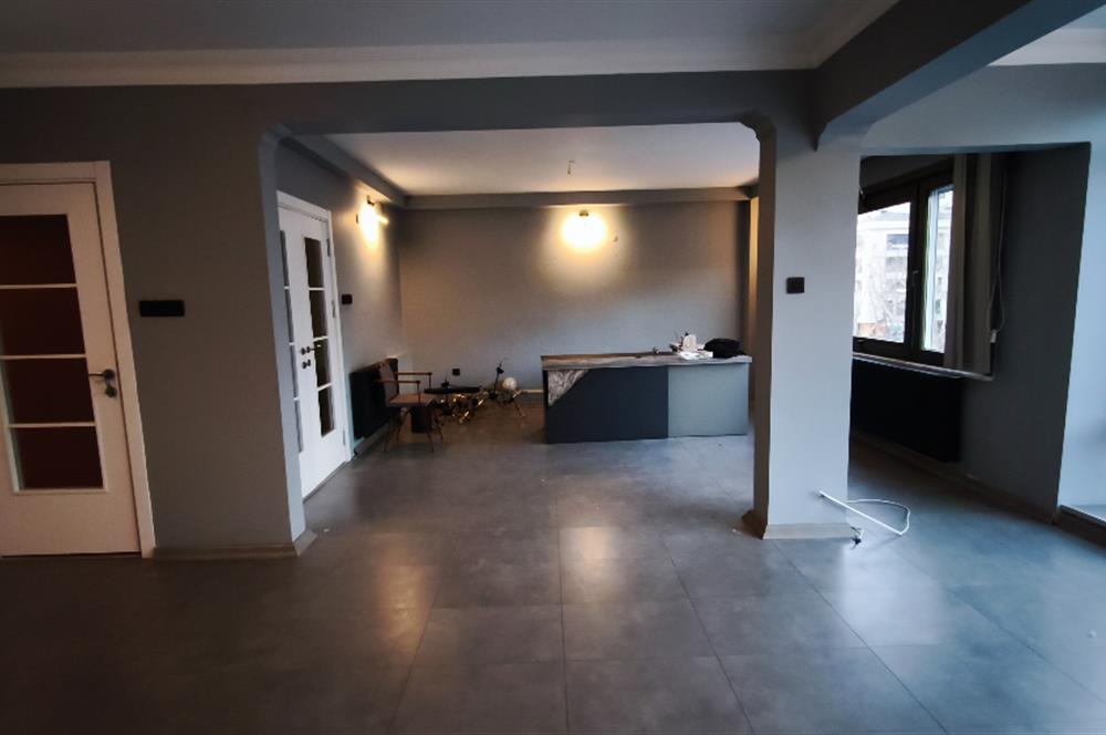 Caddebostan Bağdat Caddesi Üzerinde Kiralık Bakımlı 4+1 Hem Konut Hem İşyeri