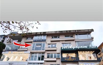 Caddebostan Bağdat Caddesi Üzerinde Kiralık Bakımlı 4+1 Hem Konut Hem İşyeri