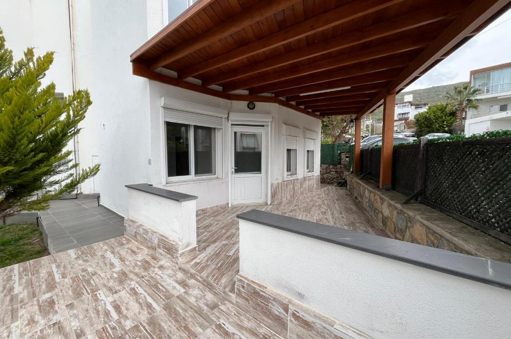 Bodrum Turgutreis'de Denize Sıfır Havuzlu Sitede Kiralık 3+1 Dubleks Daire