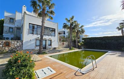 BODRUM YALIKAVAK SEBA PRESTİJ SİTESİNDE DENİZ MANZARALI LÜKS VİLLA