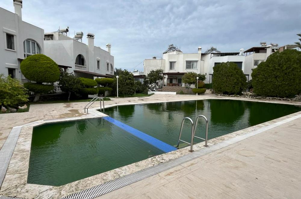 Bodrum Turgutreis'de Denize Sıfır Havuzlu Sitede Kiralık 3+1 Dubleks Daire