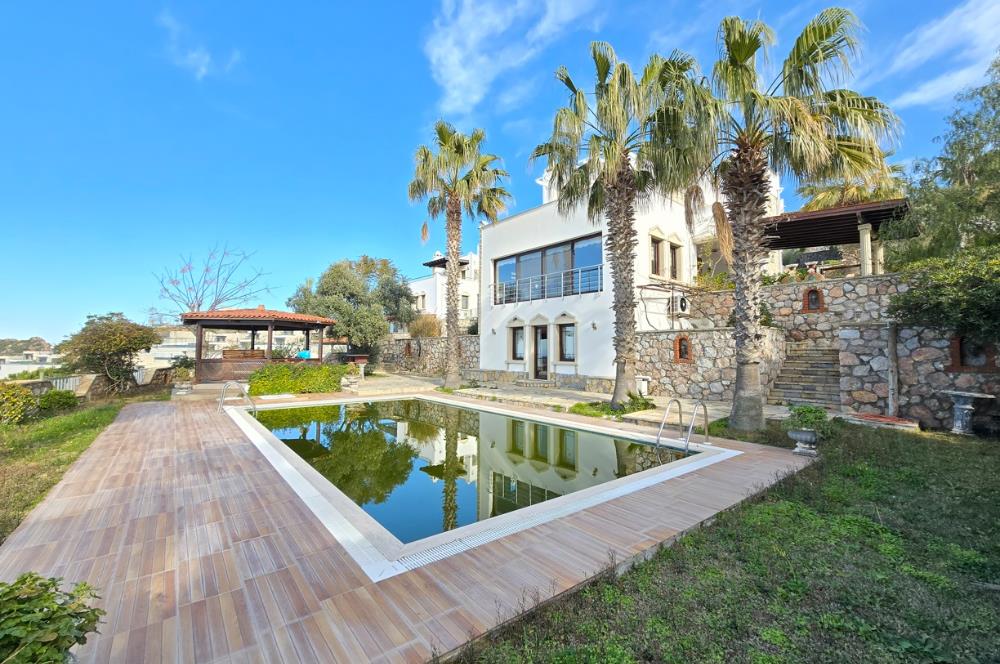 BODRUM YALIKAVAK SEBA PRESTİJ SİTESİNDE DENİZ MANZARALI LÜKS VİLLA