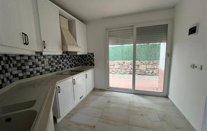 Bodrum Turgutreis'de Denize Sıfır Havuzlu Sitede Kiralık 3+1 Dubleks Daire