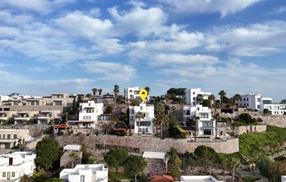 BODRUM YALIKAVAK SEBA PRESTİJ SİTESİNDE DENİZ MANZARALI LÜKS VİLLA