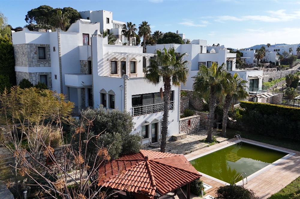 BODRUM YALIKAVAK SEBA PRESTİJ SİTESİNDE DENİZ MANZARALI LÜKS VİLLA