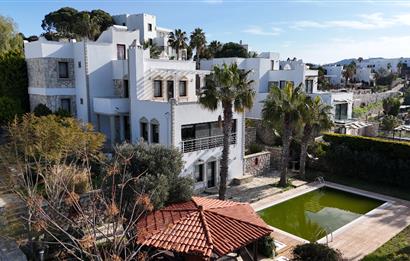 BODRUM YALIKAVAK SEBA PRESTİJ SİTESİNDE DENİZ MANZARALI LÜKS VİLLA