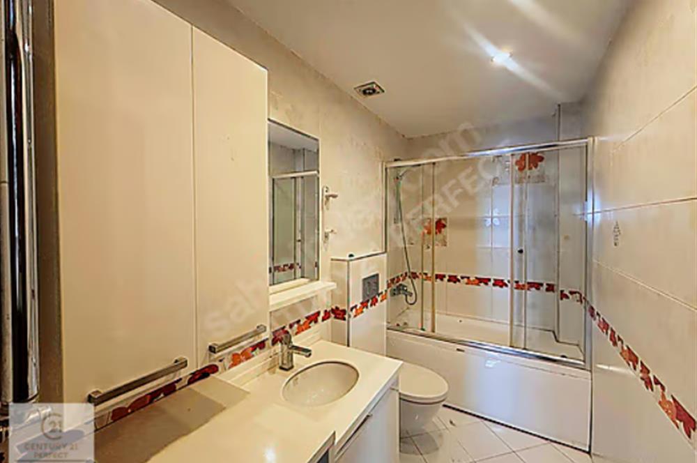 SUADİYE KAPTAN ARİF SOKAKTA SATILIK 3+1