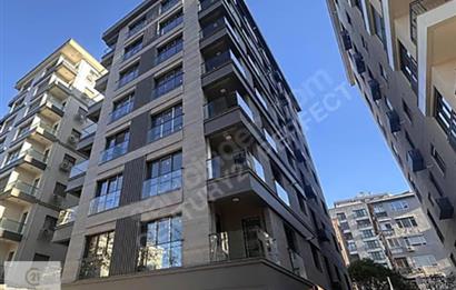 CADDEBOSTAN ÖMERPAŞA BAĞDAT CADDESİNE YAKIN BALKONLU SATILIK 3+1