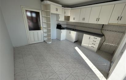 C21 BAL'DAN BANDIRMA CD ÜZERİNDE YENİLENMİŞ 2+1 KİRALIK DAİRE