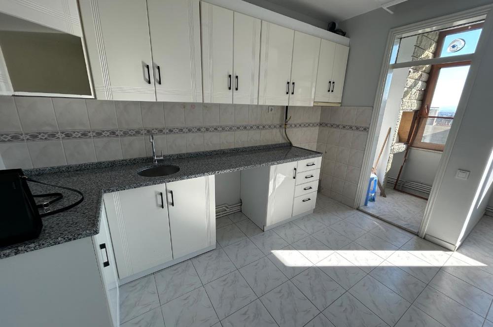 C21 BAL'DAN BANDIRMA CD ÜZERİNDE YENİLENMİŞ 2+1 KİRALIK DAİRE