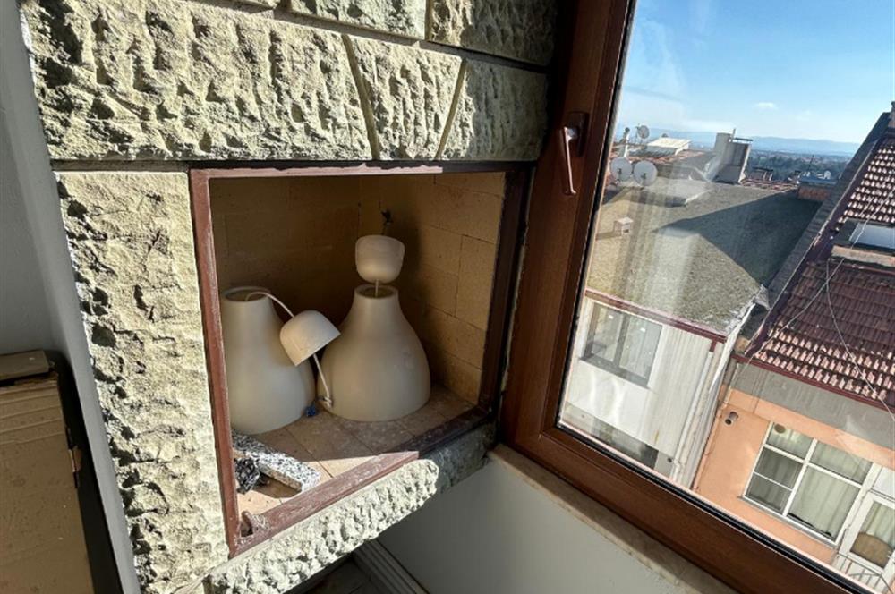 C21 BAL'DAN BANDIRMA CD ÜZERİNDE YENİLENMİŞ 2+1 KİRALIK DAİRE