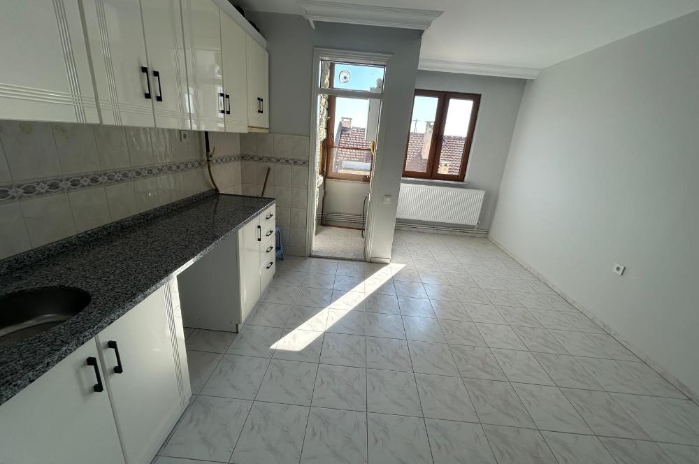 C21 BAL'DAN BANDIRMA CD ÜZERİNDE YENİLENMİŞ 2+1 KİRALIK DAİRE