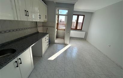 C21 BAL'DAN BANDIRMA CD ÜZERİNDE YENİLENMİŞ 2+1 KİRALIK DAİRE