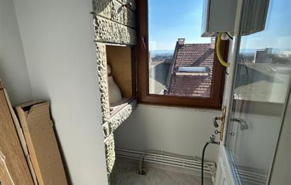 C21 BAL'DAN BANDIRMA CD ÜZERİNDE YENİLENMİŞ 2+1 KİRALIK DAİRE