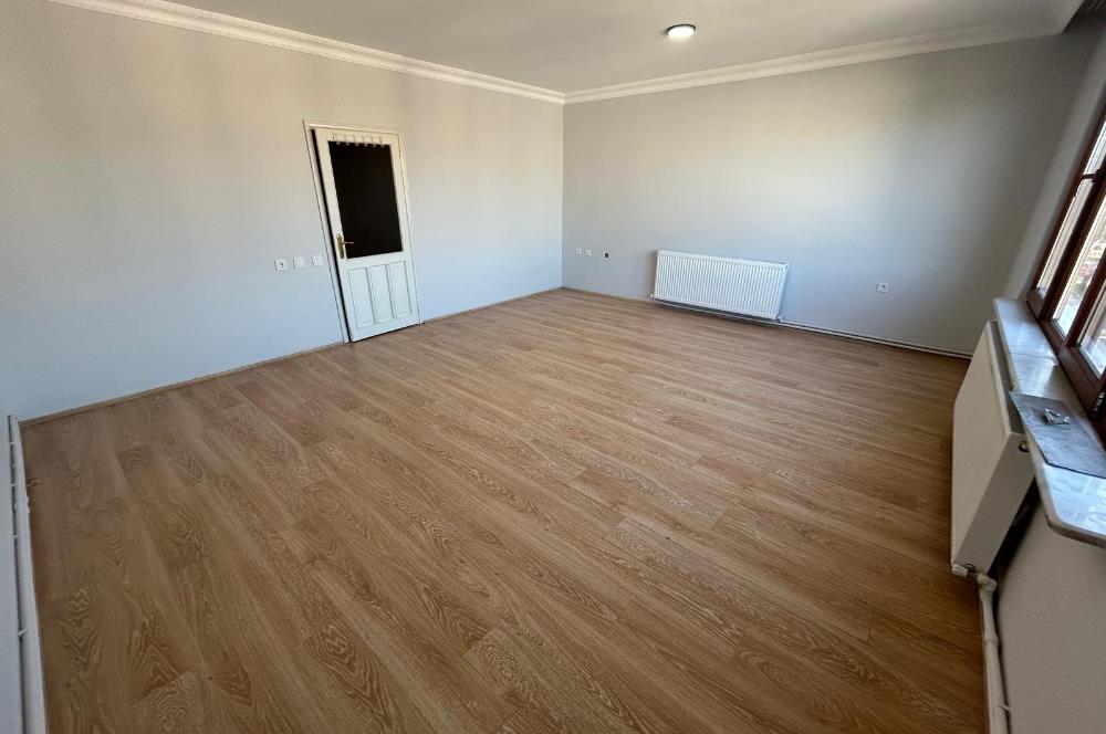 C21 BAL'DAN BANDIRMA CD ÜZERİNDE YENİLENMİŞ 2+1 KİRALIK DAİRE