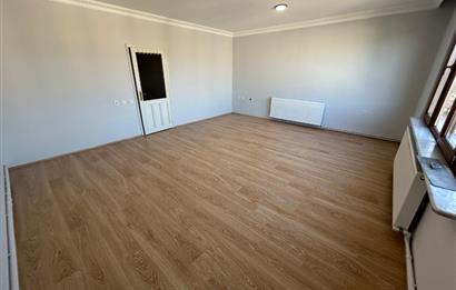 C21 BAL'DAN BANDIRMA CD ÜZERİNDE YENİLENMİŞ 2+1 KİRALIK DAİRE