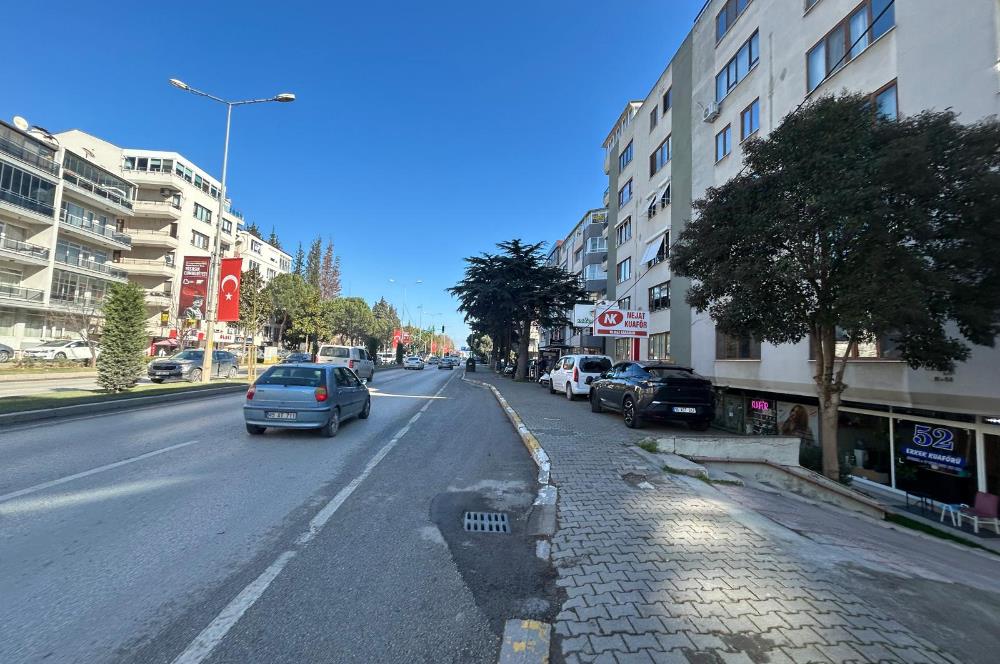 C21 BAL'DAN BANDIRMA CD ÜZERİNDE YENİLENMİŞ 2+1 KİRALIK DAİRE