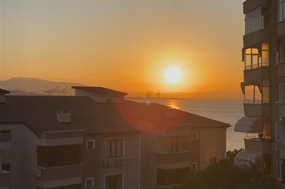 C21 Cius; Çakır Sitesi'nde Deniz Manzaralı 4+1 Ara Kat Daire