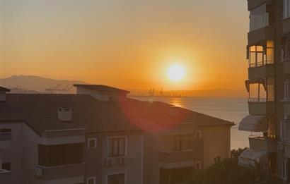 C21 Cius; Çakır Sitesi'nde Deniz Manzaralı 4+1 Ara Kat Daire