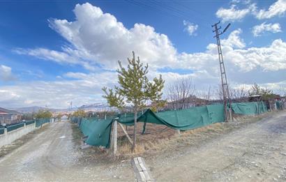 GÖKÇEHÜYÜK'TE OTURMUŞ SİTEDE 2+1 EVLİ SATILIK BAHÇE