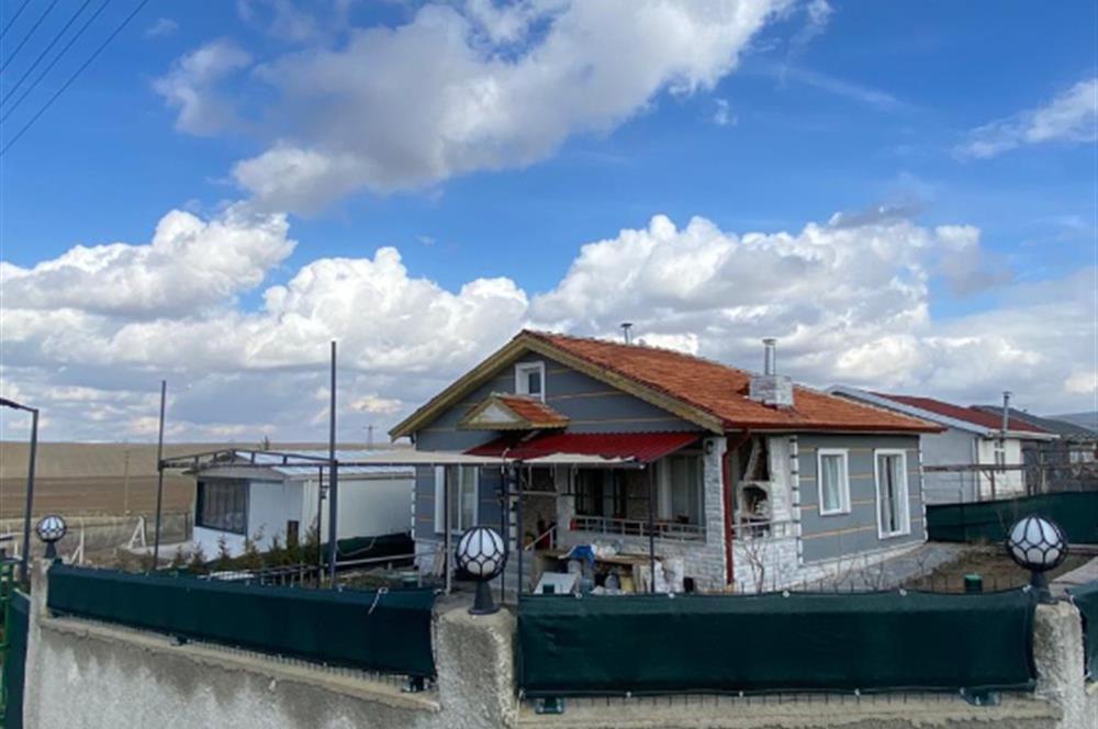 GÖKÇEHÜYÜK'TE OTURMUŞ SİTEDE 2+1 EVLİ SATILIK BAHÇE