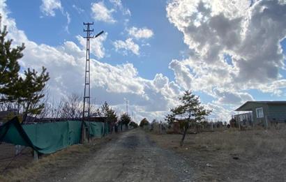 GÖKÇEHÜYÜK'TE OTURMUŞ SİTEDE 2+1 EVLİ SATILIK BAHÇE