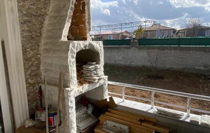 GÖKÇEHÜYÜK'TE OTURMUŞ SİTEDE 2+1 EVLİ SATILIK BAHÇE