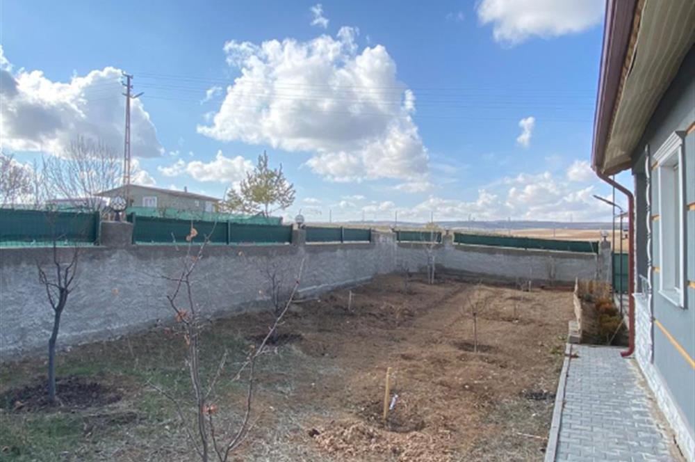 GÖKÇEHÜYÜK'TE OTURMUŞ SİTEDE 2+1 EVLİ SATILIK BAHÇE